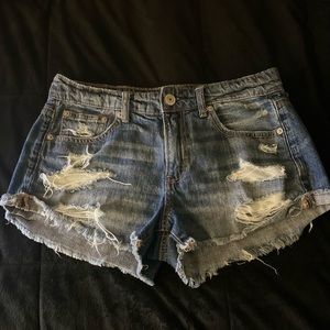 American Eagle Tomgirl Shortie Jean Shorts Womens Size 4 Cut Off Distressed Blue